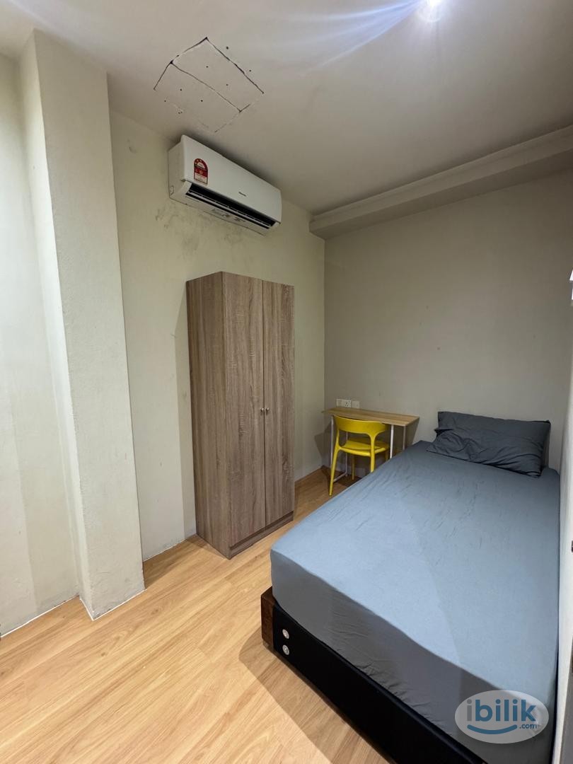 Near to 🚶‍♀️ LRT Pasar Seni 🚂 Room Rent attach Private Toilet near Changkat - Image 1