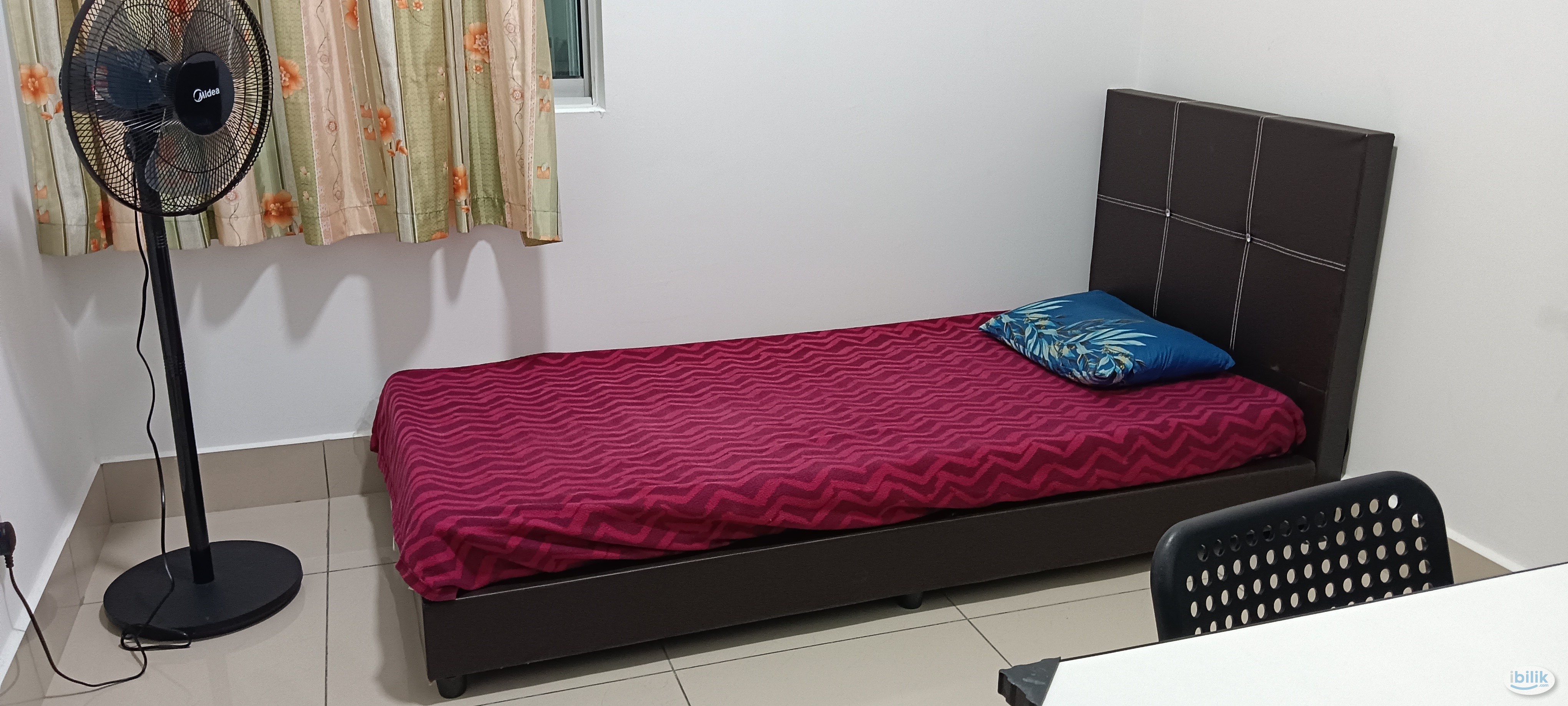 Middle Room with Private bathroom - Image 2