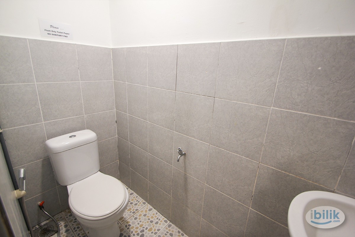 Single Room with bathroom & ac... - Image 4