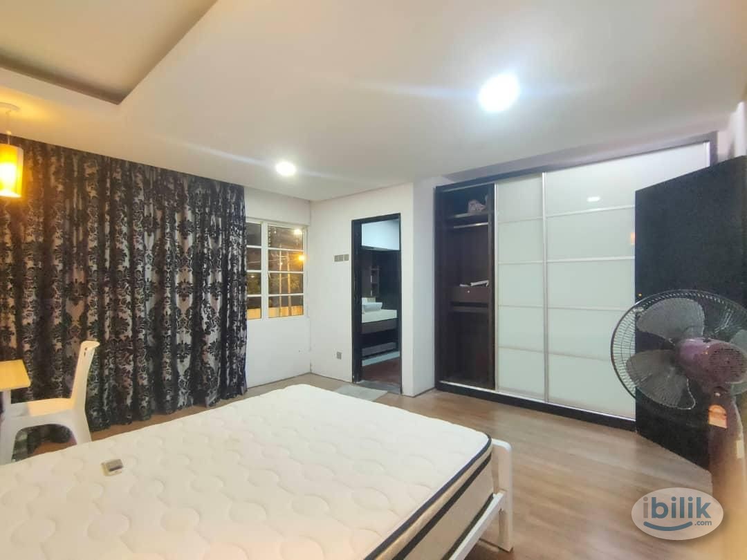 🤩🤩 ONLY ONE SUPER BIG AND MODERN MASTER ROOM WITH PRIVATE BATHROOM🤩🤩 at SS7, Kelana Jaya ⚡️ MOVE IN IMMEDIATELY 💥 - Image 1