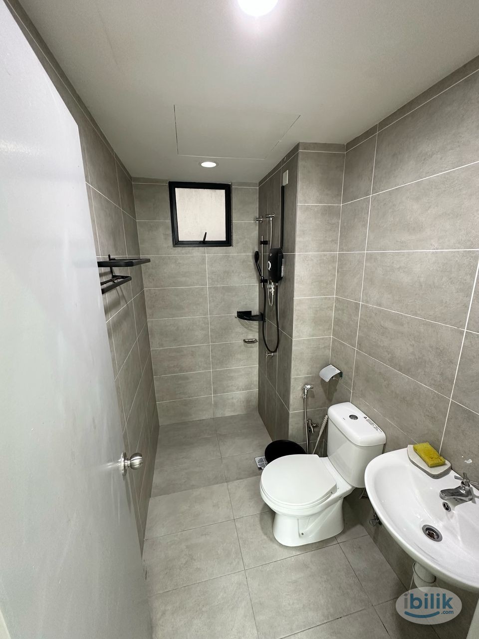 Master Room at Mizumi Residences, Kepong, MRT Kepong Baru and Metro Prima, Aeon Kepong, Metropolitan Lake Garden - Image 3