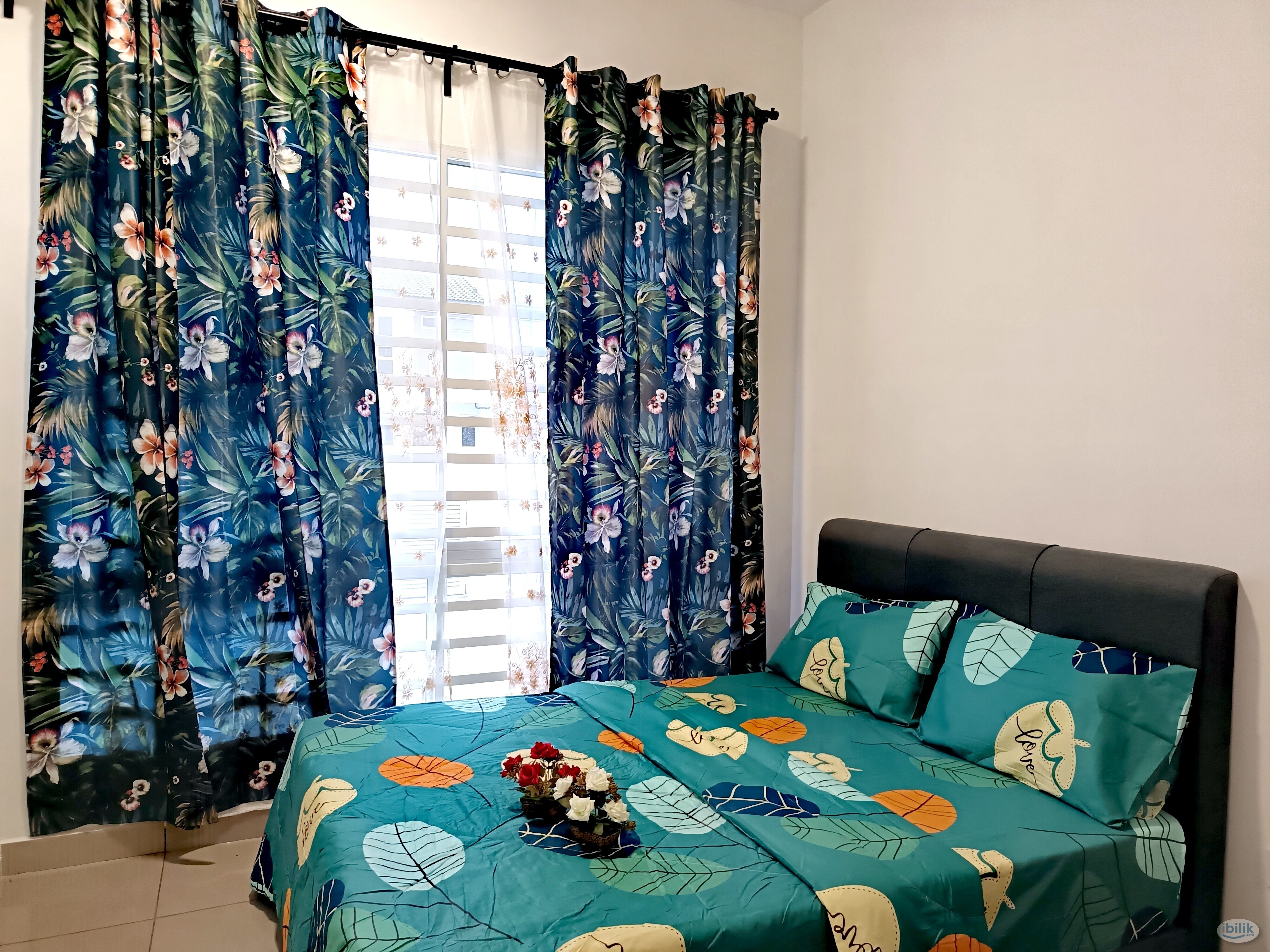 Next to Perodua HQ Middle Room at Serendah, Rawang (Queen bed,+ - Image 1