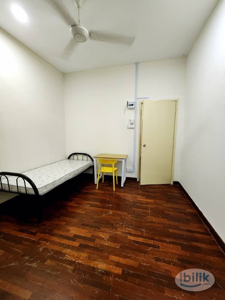 Middle Room at Kota Kemuning, Shah Alam - Image 2