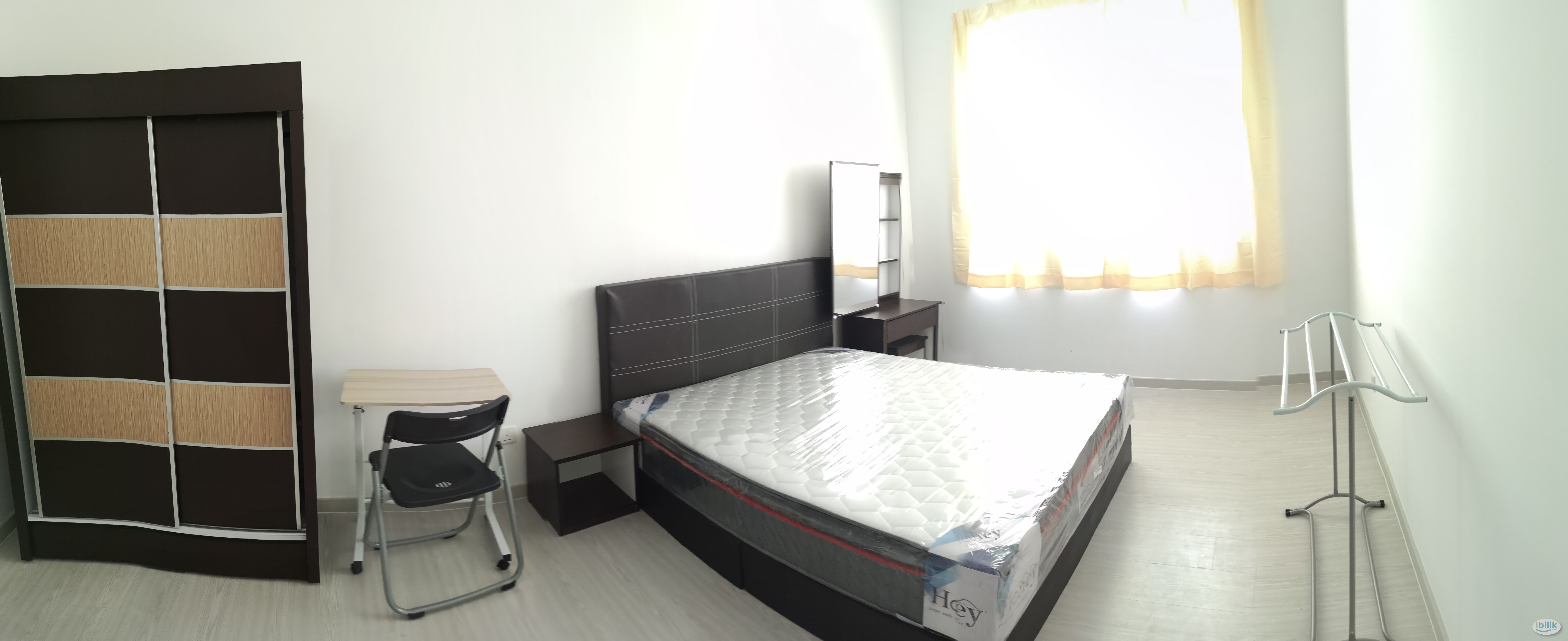 Female Master Room at The Hamilton, Wangsa Maju Private Walkway to LRT - Image 1
