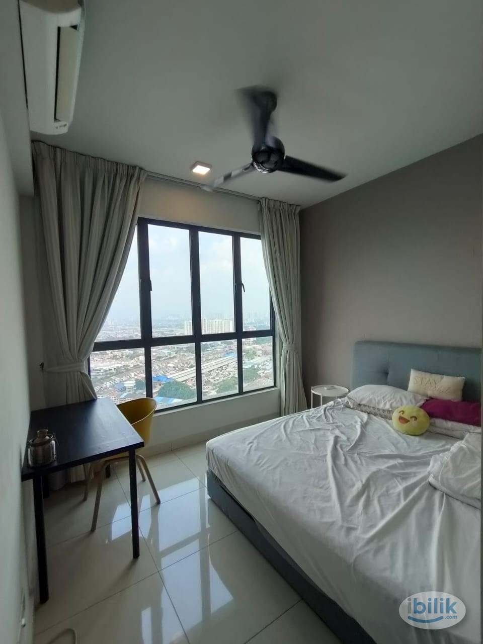 Master Room at LakePark Residence, Selayang - Image 1