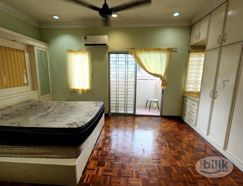 [ Private Bathroom | Zero Deposit ] ❤️‍🔥 Gated Landed House Master Room at Wawasan Puchong ‼️ - Image 1