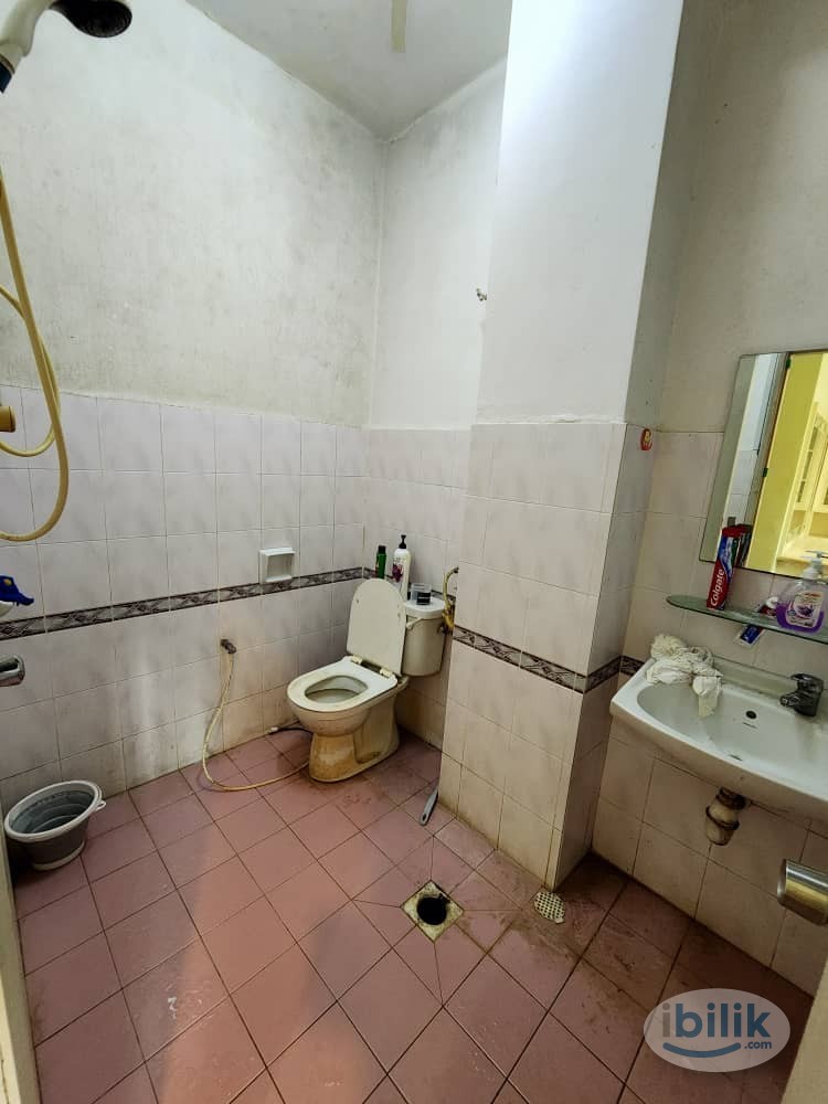 [ Private Bathroom | Zero Deposit ] ❤️‍🔥 Gated Landed House Master Room at Wawasan Puchong ‼️ - Image 5