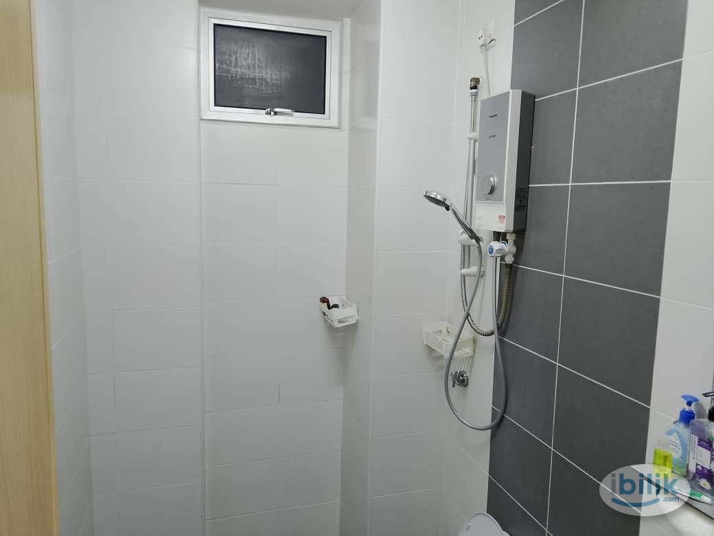 Middle Room at Bukit Mertajam, Seberang Perai - Image 1