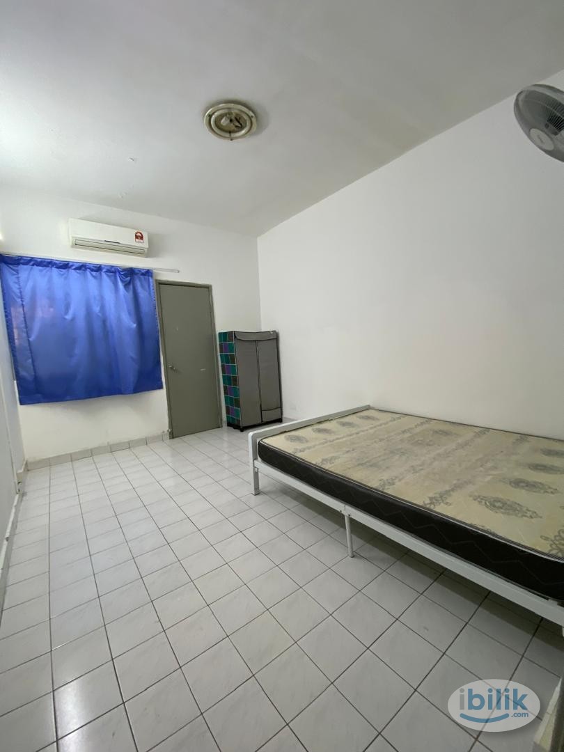 ✨SUPER BIG AND COMFORTABLE MASTER ROOM AT BANDAR UTAMA ✨ MOVE IN IMMEDIATELY ❤️‍🔥 - Image 1