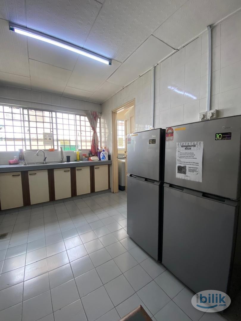 ✨SUPER BIG AND COMFORTABLE MASTER ROOM AT BANDAR UTAMA ✨ MOVE IN IMMEDIATELY ❤️‍🔥 - Image 4