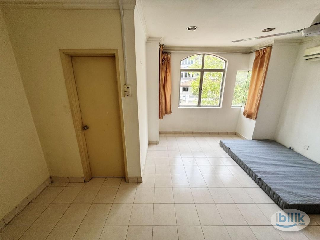 🎈 SUPER SPACIOUS MASTER ROOM 🎈at Bukit Rahman Putra, Sungai Buloh 🥰 MOVE IN IMMEDIATELY 🚀 - Image 2