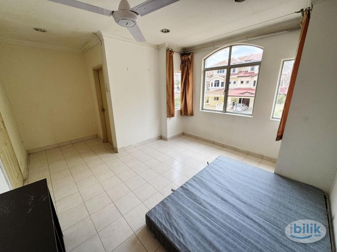 🎈 SUPER SPACIOUS MASTER ROOM 🎈at Bukit Rahman Putra, Sungai Buloh 🥰 MOVE IN IMMEDIATELY 🚀 - Image 3