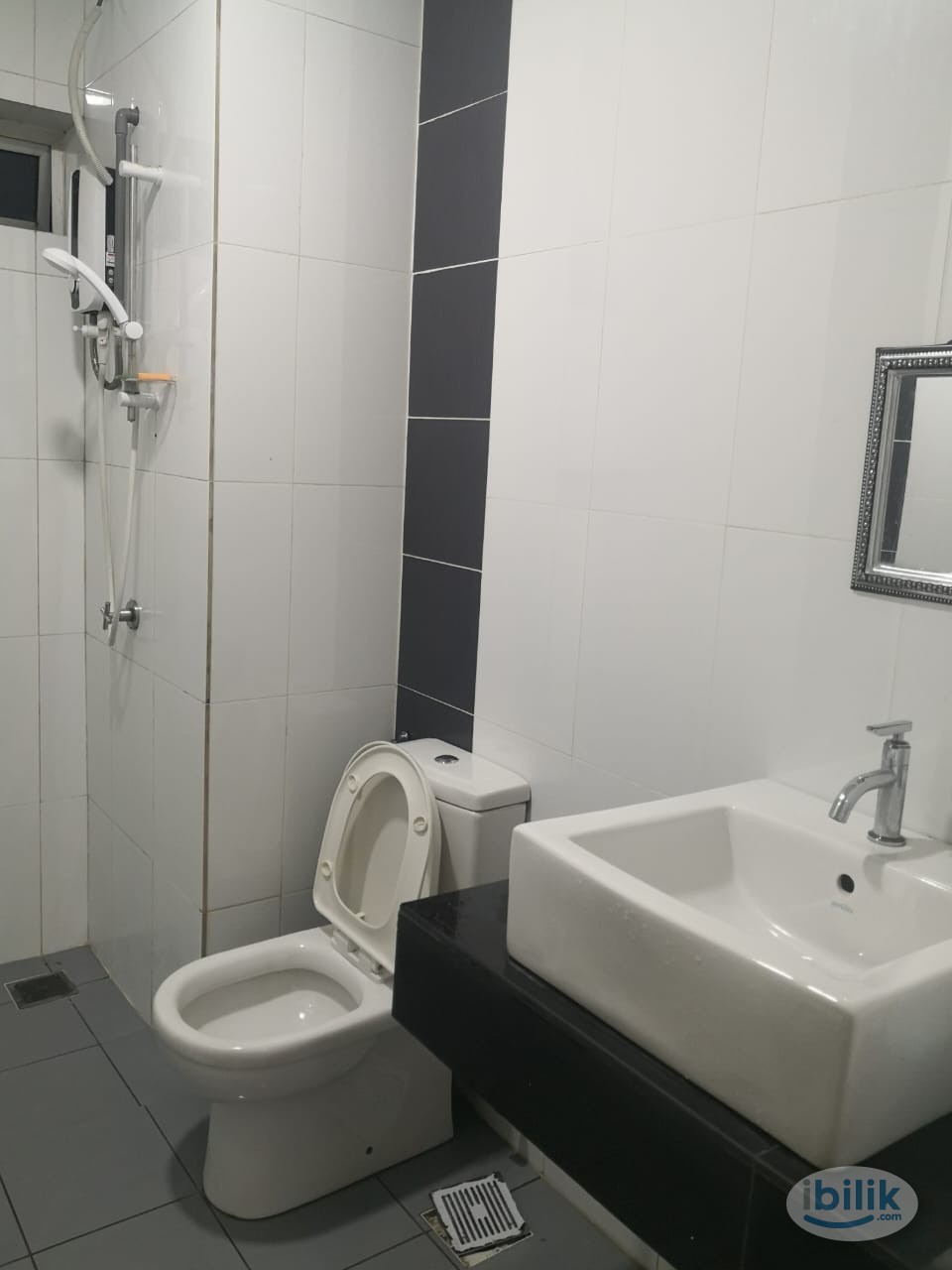 Master room at tasik prima with private bath and aircond - Image 1