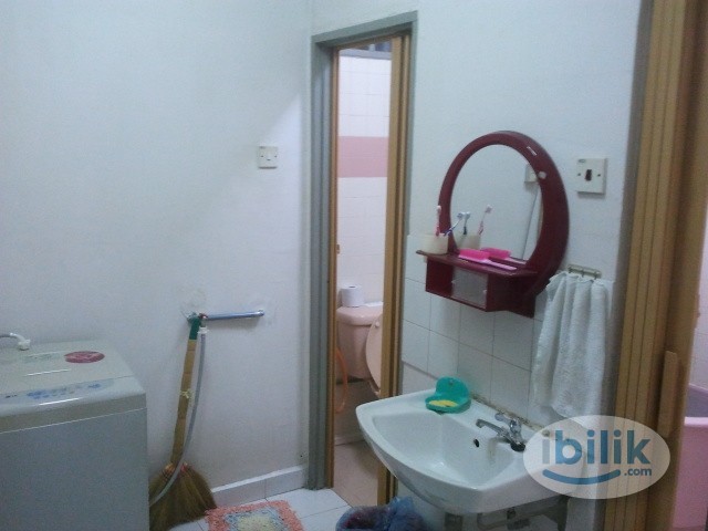 Master Room at Seri Nibung, Bukit Jambul/ Lip Seng/ Seri Nibung - Image 2