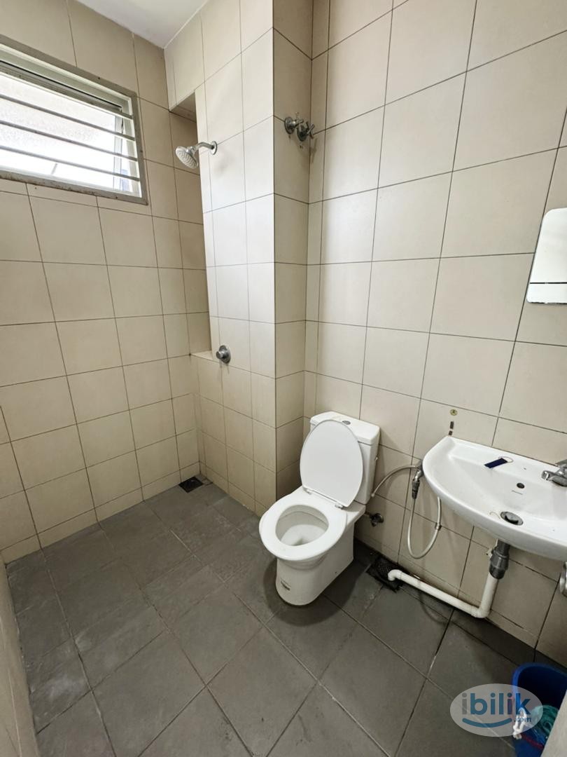 🌟ZERO DEPOSIT ATTACHED BATHROOM MIDDLE ROOM at Bandar Botanic Klang - Image 3