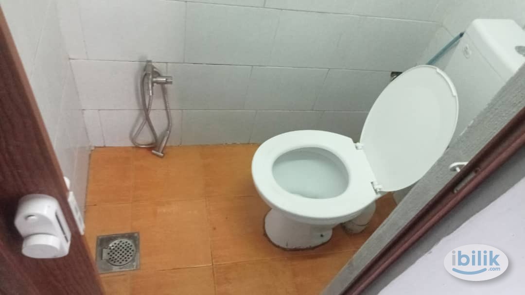 Single Room at Sungai Udang, Melaka - Image 3
