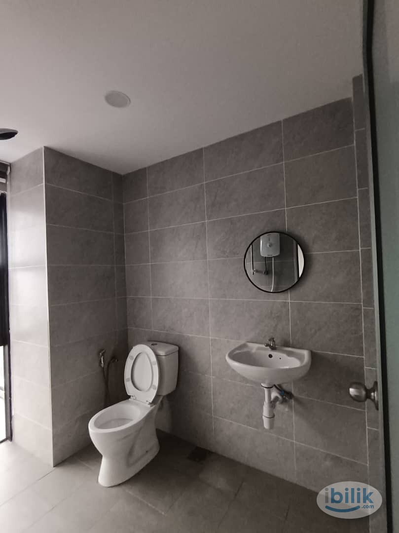 Room for rent in Kentomen MRT🚎💨, 13 min to UTC sentul💯. 0 deposit ✨ - Image 2
