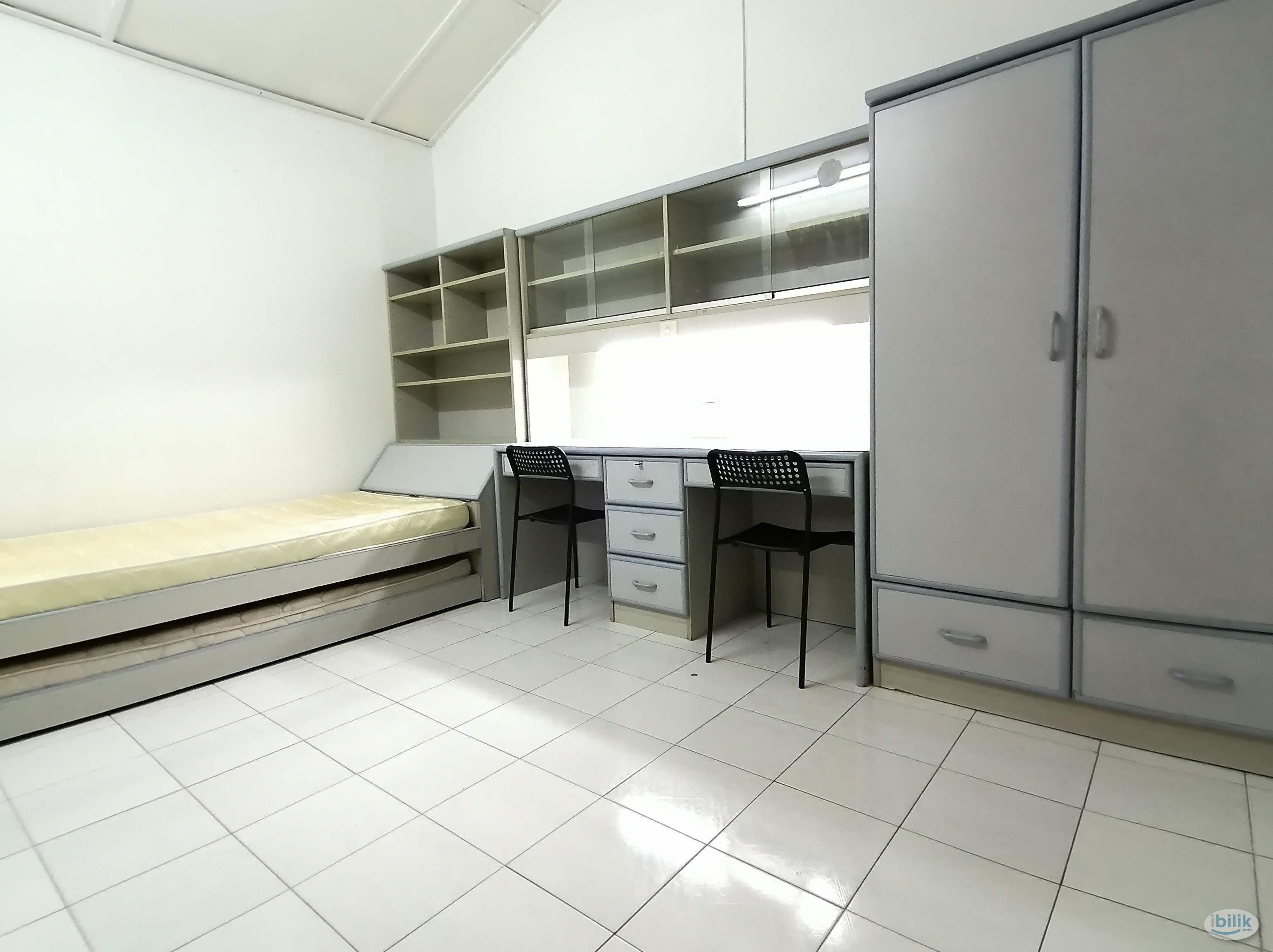 Room with FREE carpark [Include Utilities] - Image 1