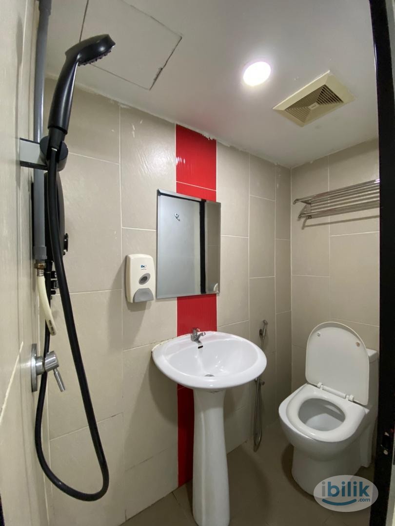 ALL YEAR PROMO 🌙 Near Kelana Jaya LRT 🚶 Room + Toilet for Rent at SS4 - Image 4