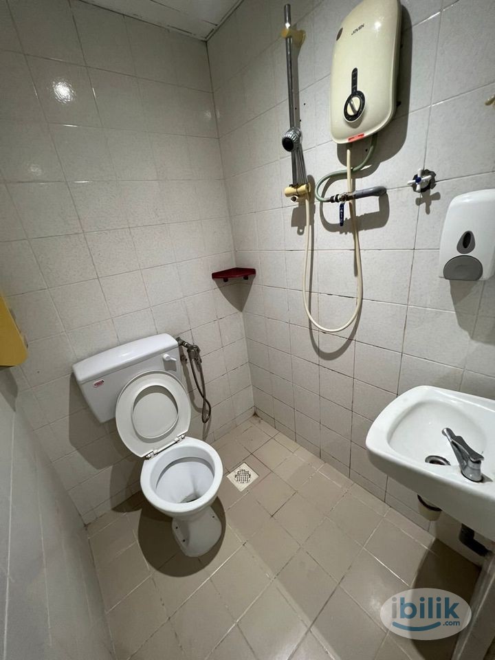 📣Move in Immediately📣 Early Bird Promo Room for Rent at Damansara Utama - Image 5