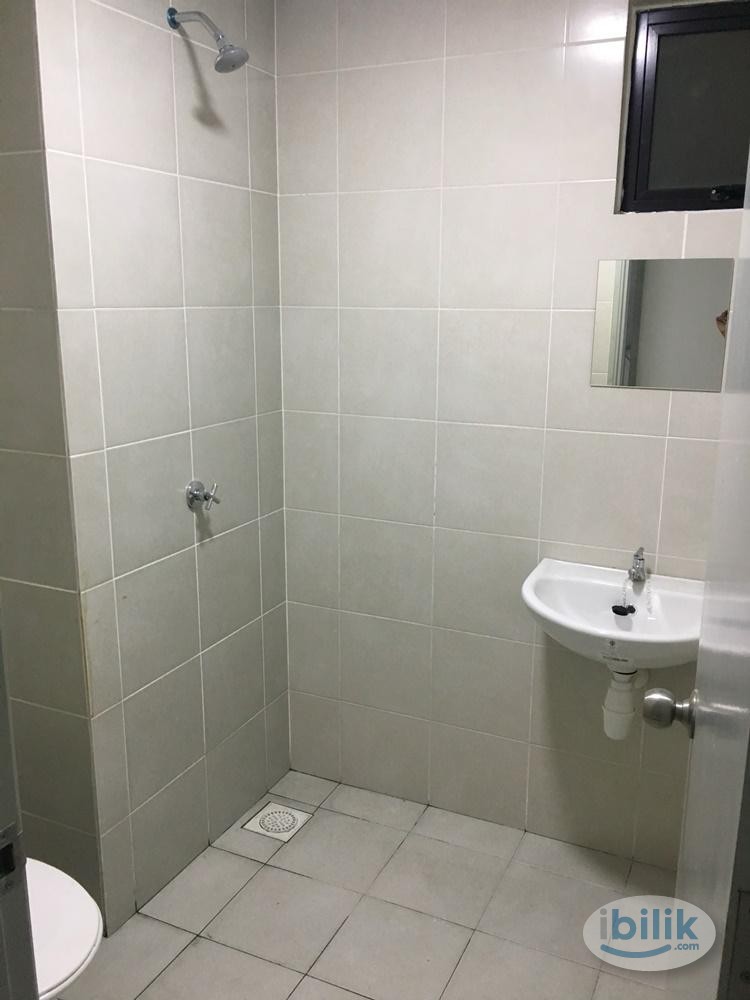 Furnished Sharing Middle Room @ Suria Rafflesia, Setia Alam - Image 4