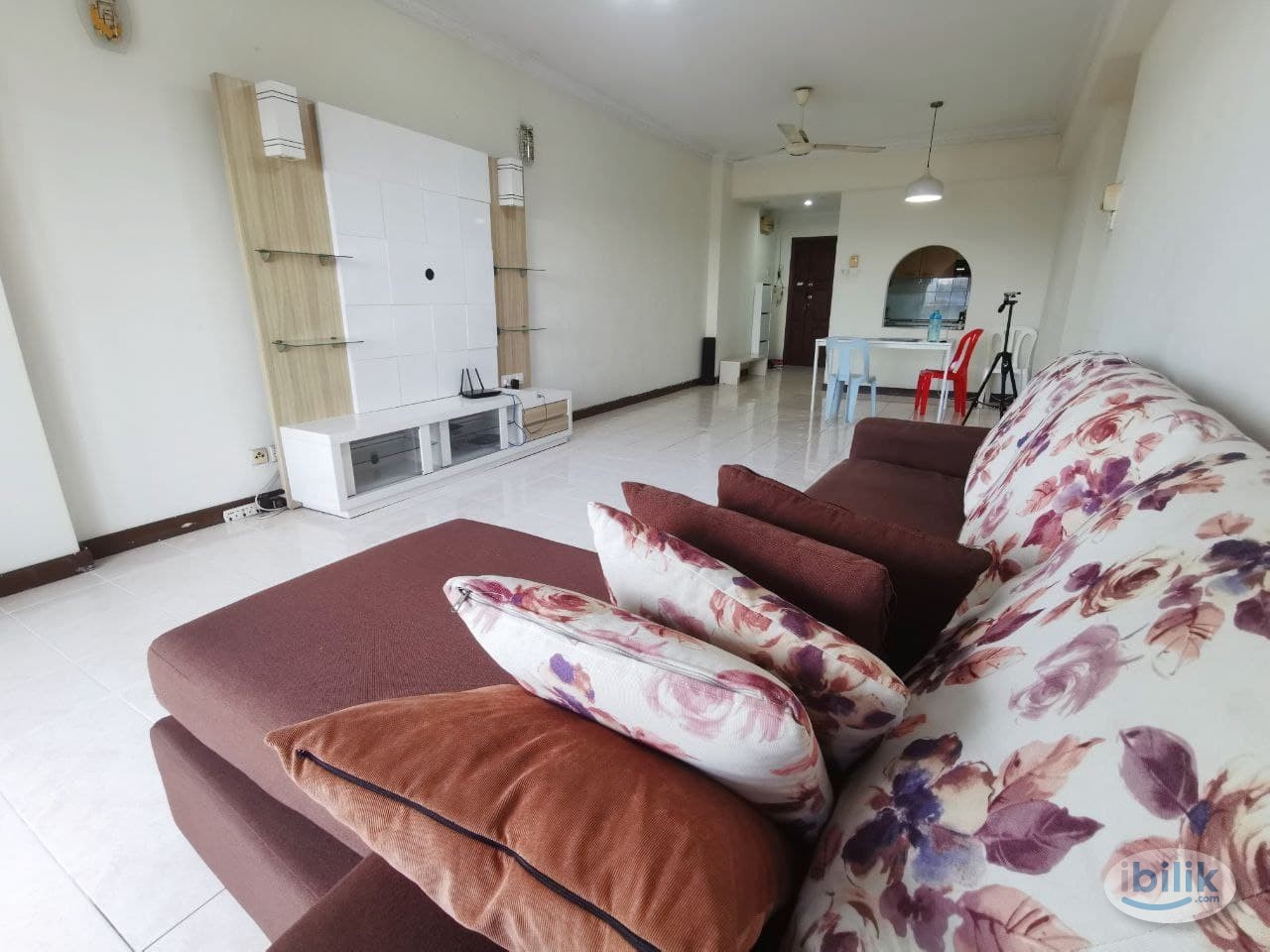 Middle Room at Vista Komanwel, Bukit Jalil - Image 1