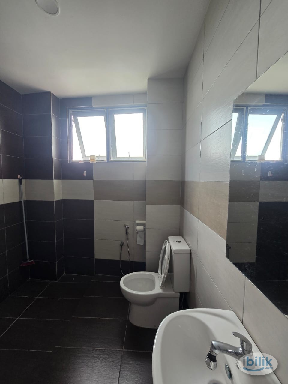 Master Room at Jelutong, Penang - Image 5