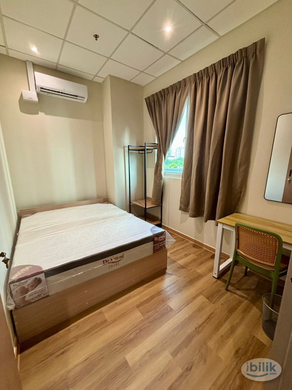 Middle Room at VERVE Suites, Near Mid Valley Old Klang Road - Image 1
