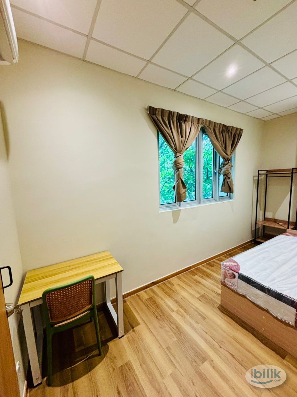 Middle Room at VERVE Suites, Near Mid Valley Old Klang Road - Image 4