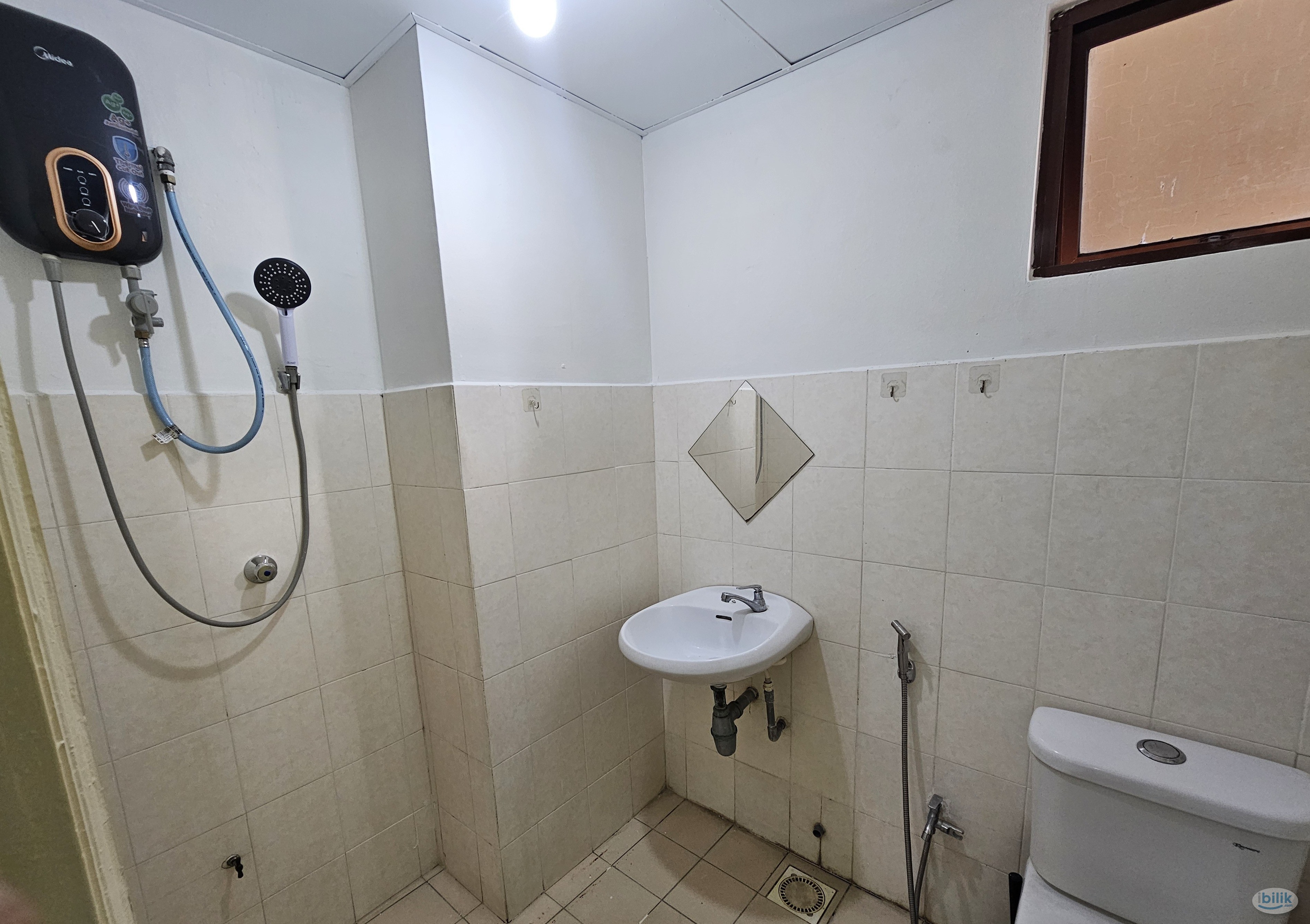 [Female ONLY] Middle Room with Private Patio at Palm Spring, Kota Damansara - Image 5