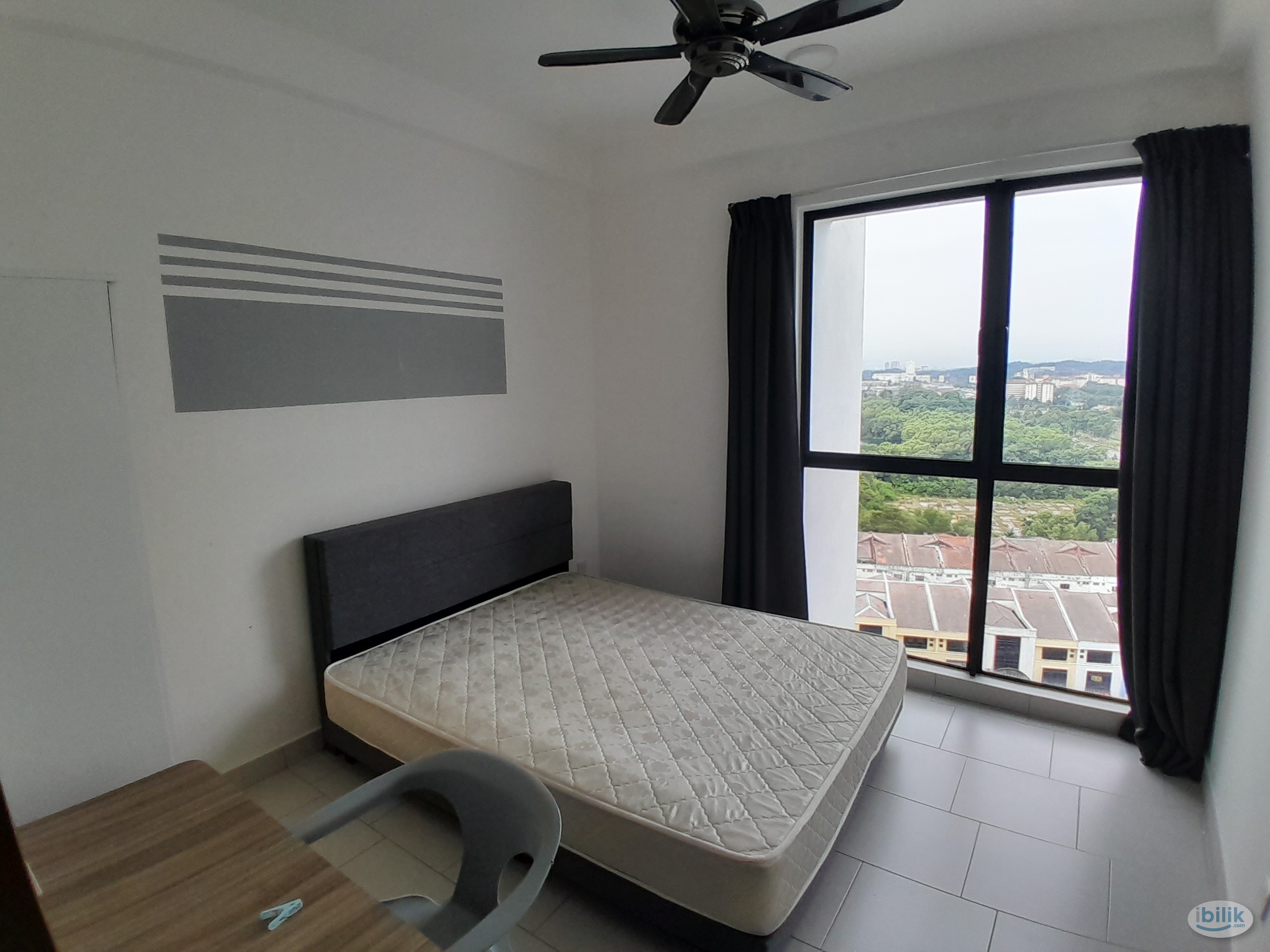 [Astetica Residence] Middle Room with Aircond Near KTM Serdang, The Mines Mall, Balakong🏠 - Image 1