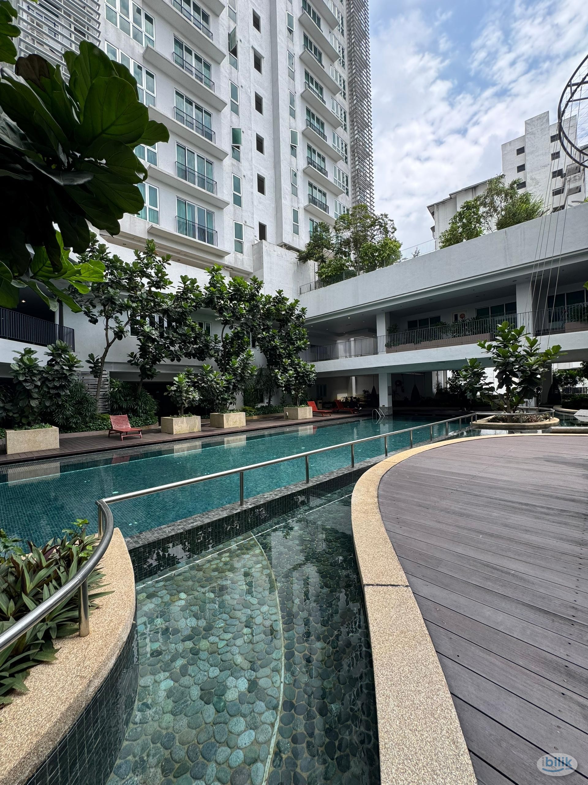 Only 2 min walk 🚶‍♀️ to Bus Stop 🚂 Room Rent With Swimming Pool @ Jalan Klang Lama - Image 4