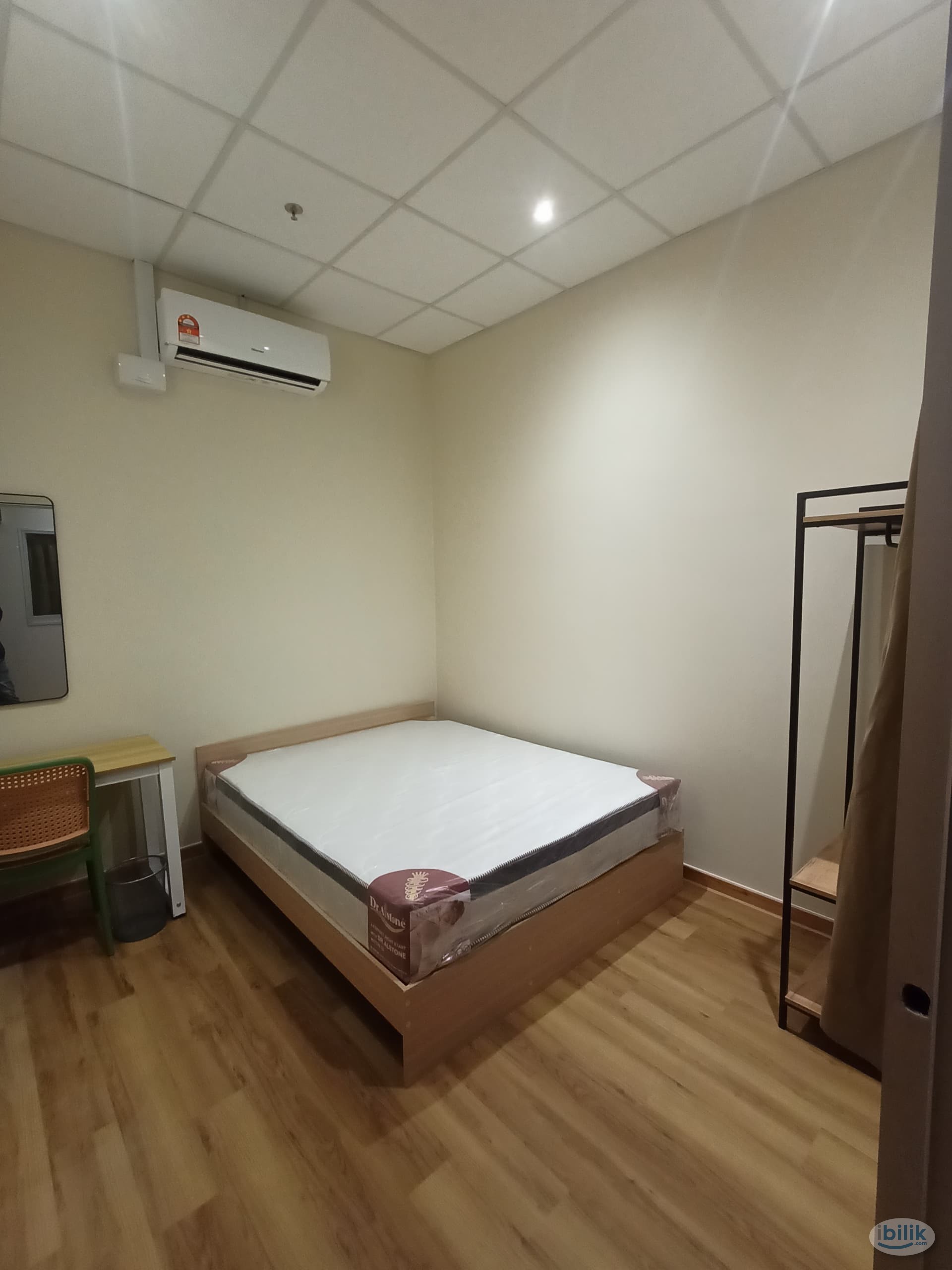 Cozy Room near Taman OUG🤩 4 min to Mrt Station🚉 0 Deposit, Immediate move in✅ - Image 1