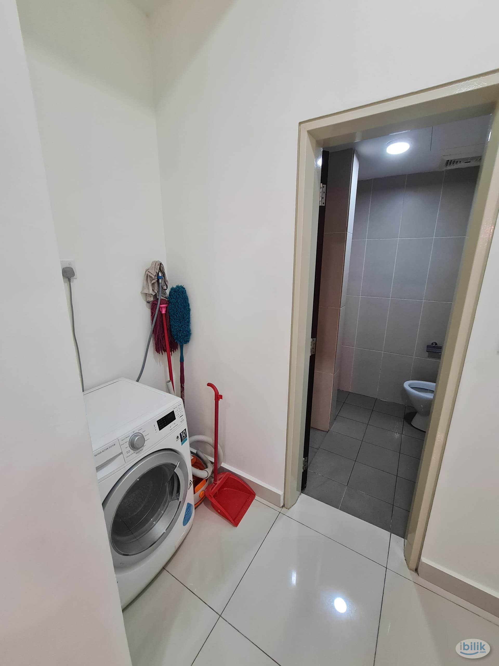 Executive Private Single Room for Rent ( shared bathroom with 1 other ONLY ) , Res280 Selayang, walking distance to hosp - Image 4