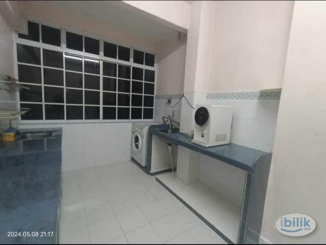Middle Room at Bayan Lepas, Penang - Image 4