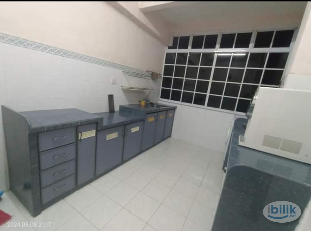 Middle Room at Bayan Lepas, Penang - Image 2