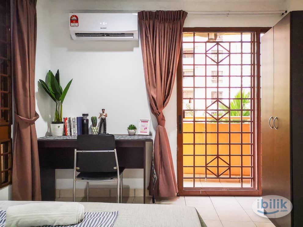 *Female unit* Middle Room with Balcony @ Palm Spring Kota Damansara - Image 2