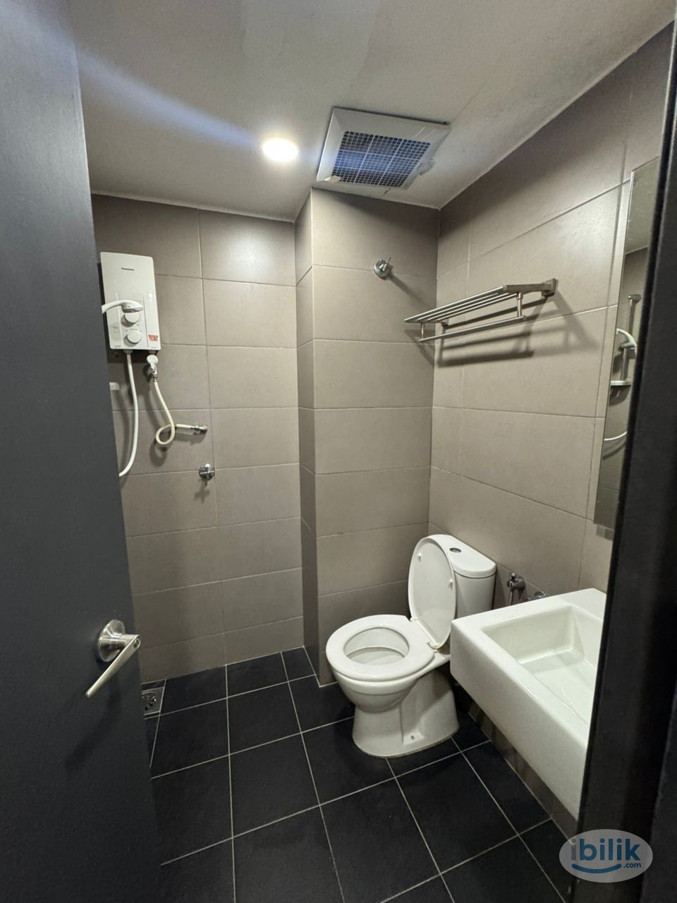 Promo ❗ 2mins 🚶 walk to MRT Maharajalela, KL Sentral 🚉 Room attach Toilet for Rent - Image 2