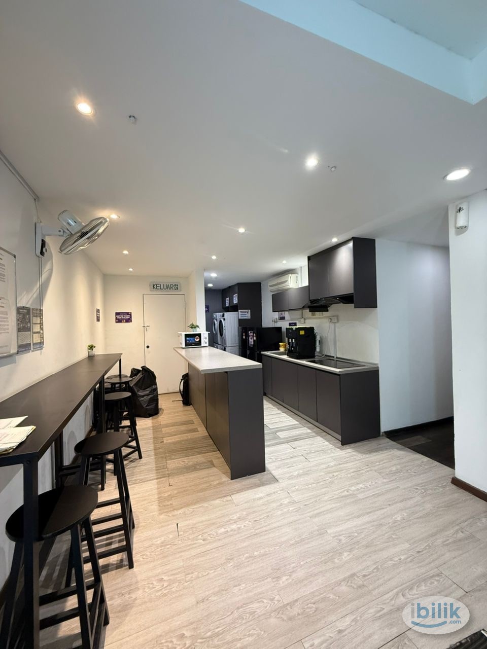 🏡 Move in immediately! 🏃‍♂️🗝️ 🚿 Room with attached toilet 🚽🛁 🛍️ Convenient location 🏪🍜🚆 - Image 3