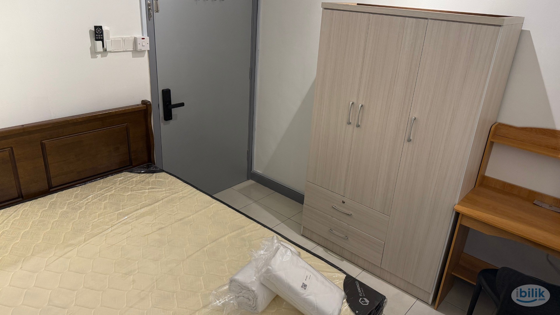 Female Unit Middle Room @ Metropolitan Square - Image 1