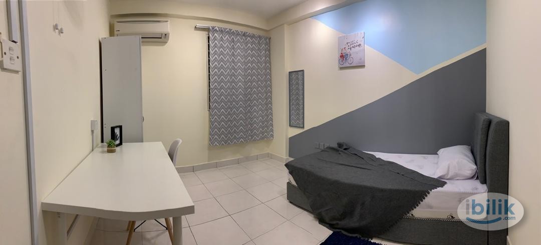 Middle Room at Emerald Perdana - Image 5