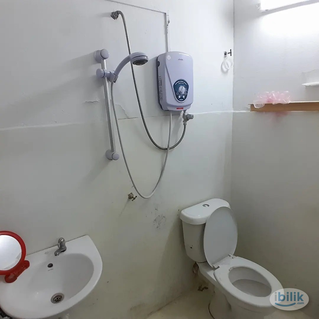 Middle Room at PJS 10, Bandar Sunway - Image 2