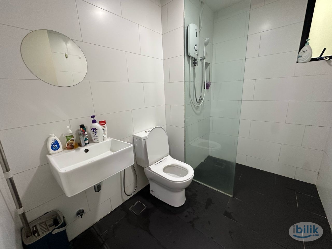 Middle Room at SQWhere, Sungai Buloh - Image 3