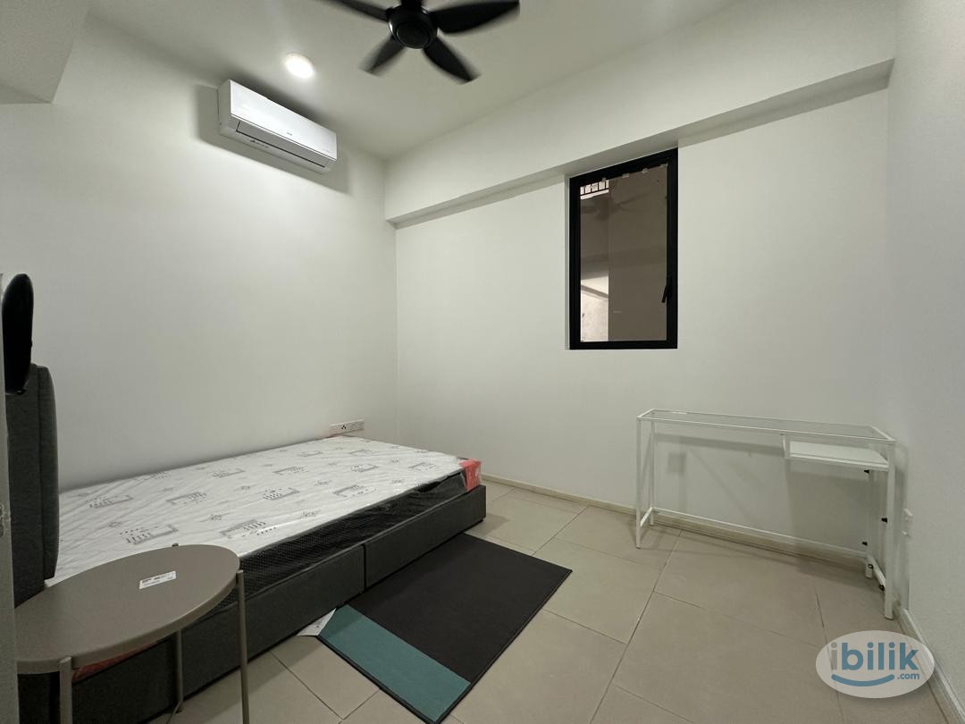 Middle Room at SQWhere, Sungai Buloh - Image 1