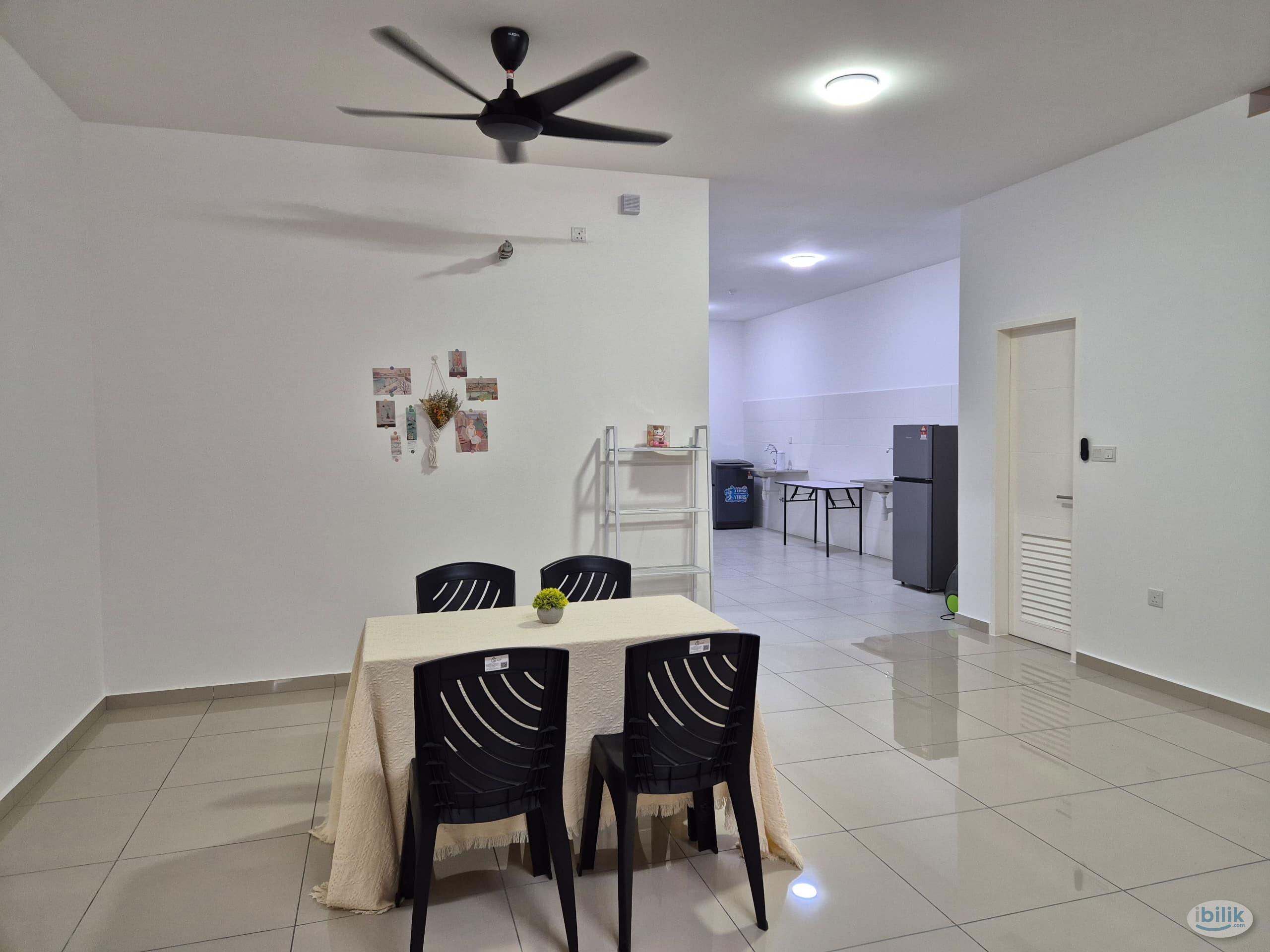 Middle Room at Sendayan, Seremban - Image 3