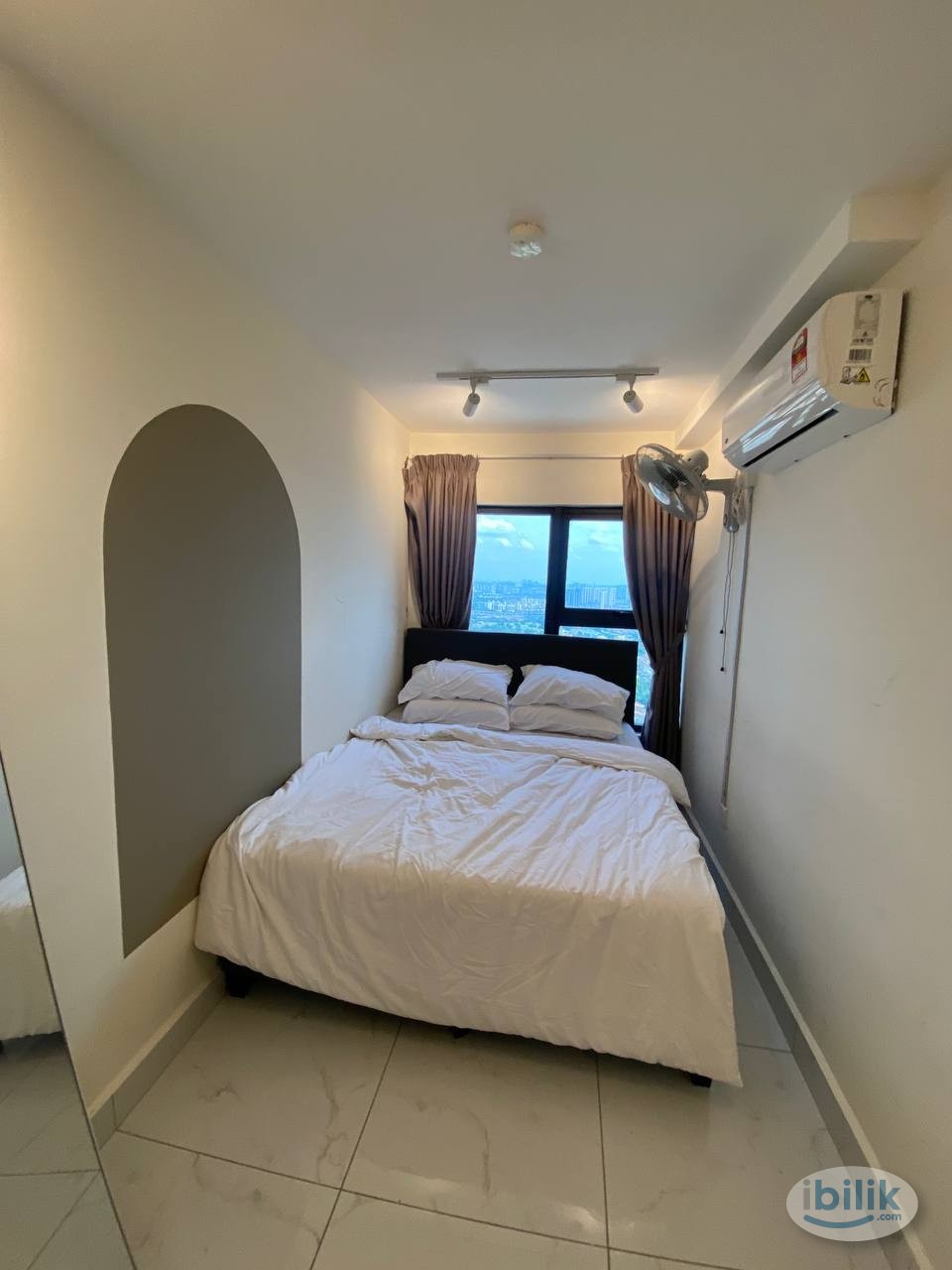 Middle Room Queen bed with Aircond & Window for Rent at Arte Cheras Taman Midah - Image 3