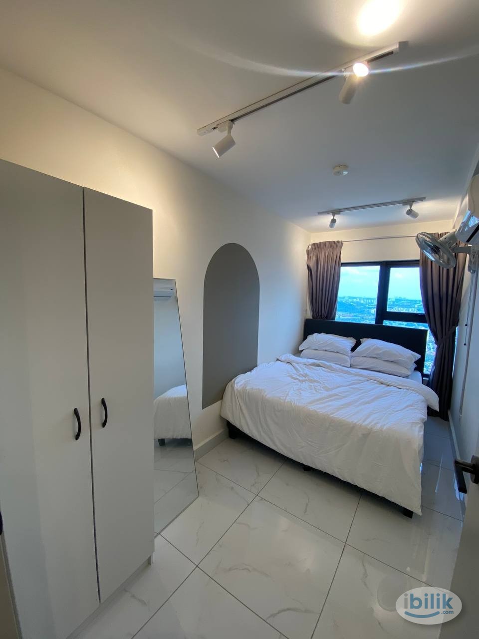 Middle Room Queen bed with Aircond & Window for Rent at Arte Cheras Taman Midah - Image 2