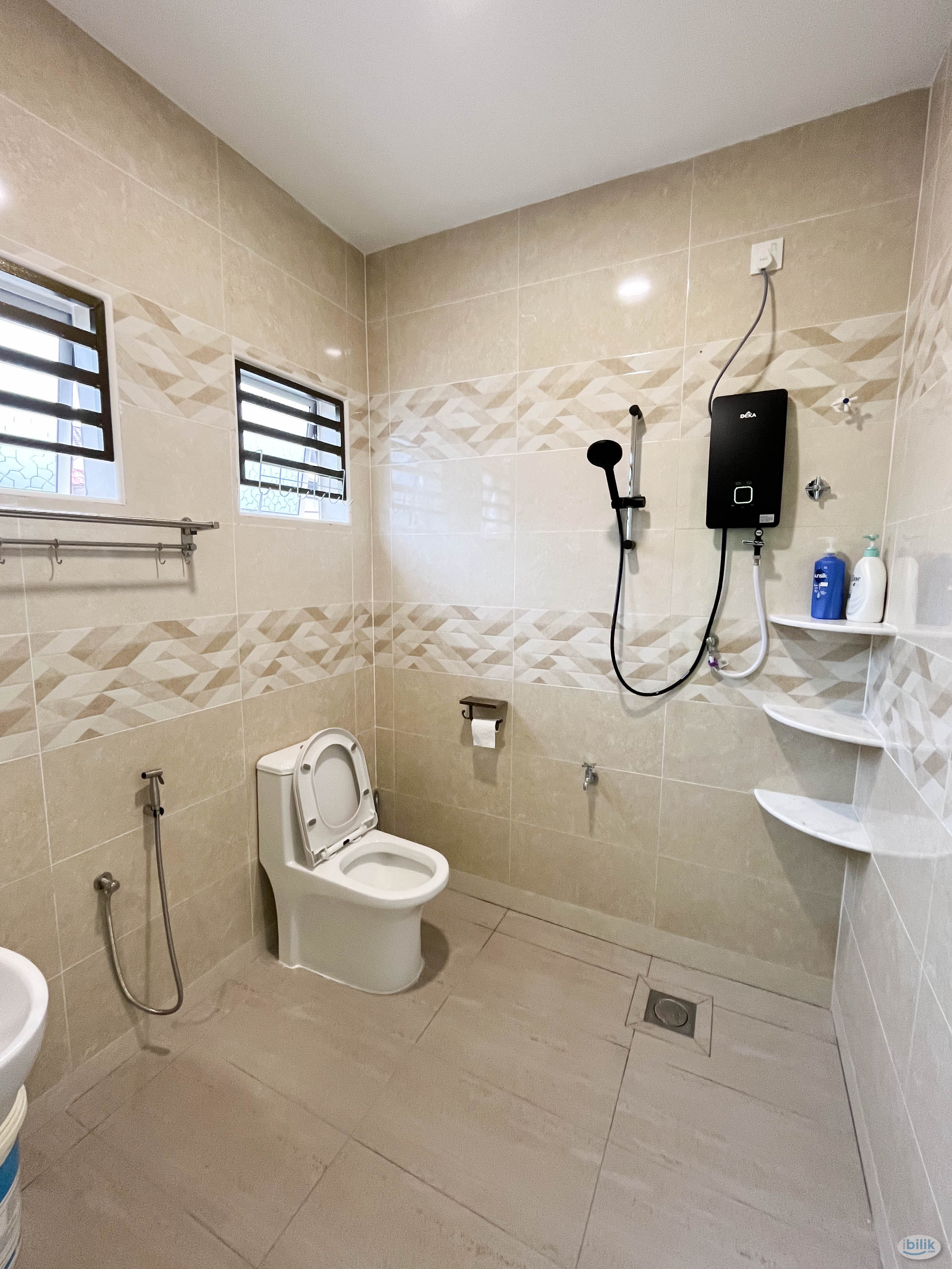 (Ladies only) Room with Bathroom at Taman Perak, Ipoh - Image 3