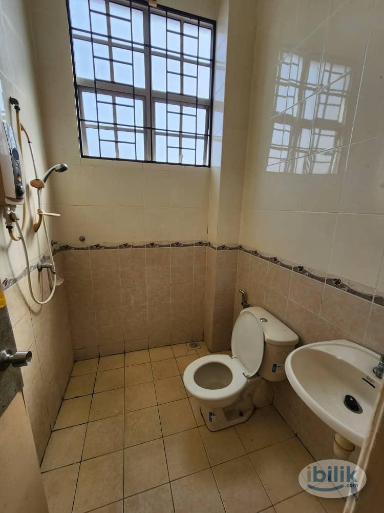 🤗SUPER SPACIOUS MASTER ROOM AT Bandar Bukit Puchong 2🤗 🔥MOVE IN IMMEDIATELY🔥🔥🌈TRUSTED AGENT🌈 - Image 4