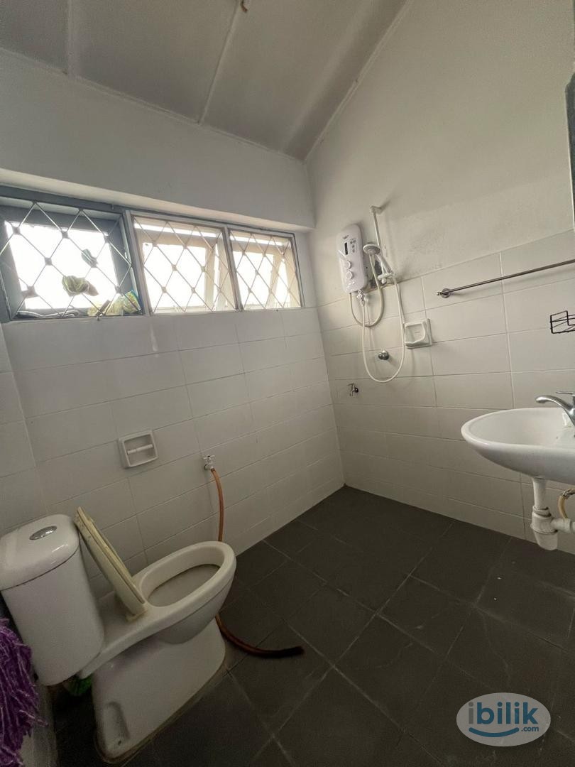 Middle Room at SS2, Petaling Jaya - Image 3